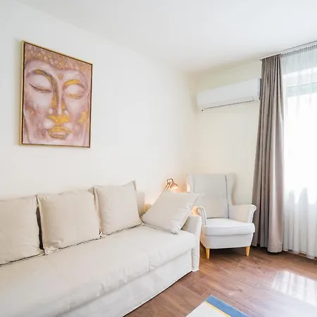 Phoenix Apartment